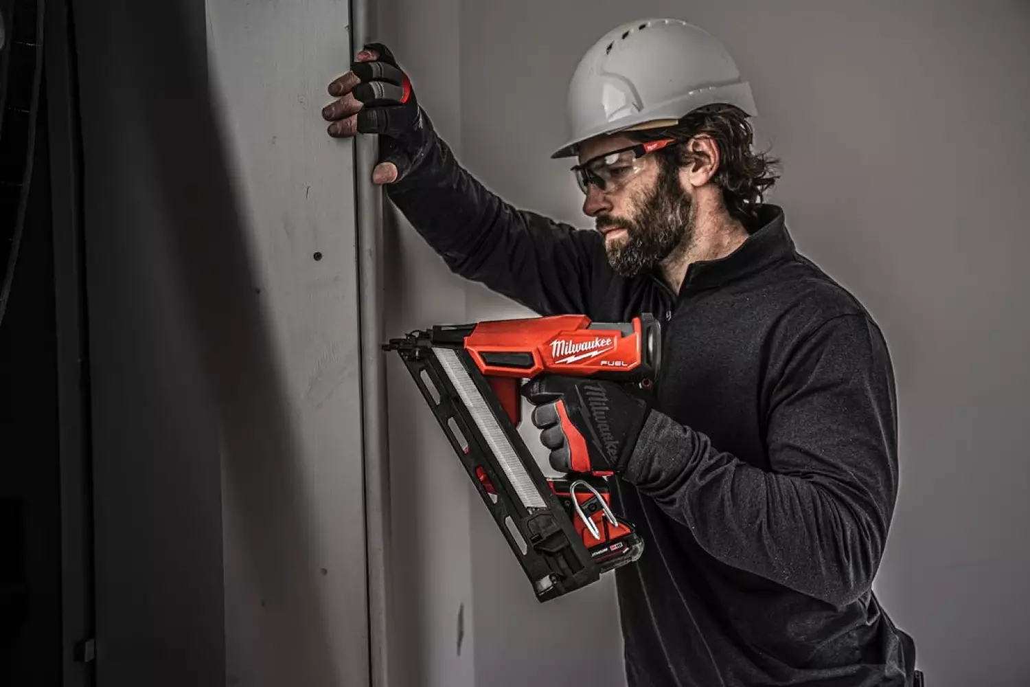 Milwaukee M18 FN15GA-0X 18V Li-ion Accu afwerktacker body in HD Box-image