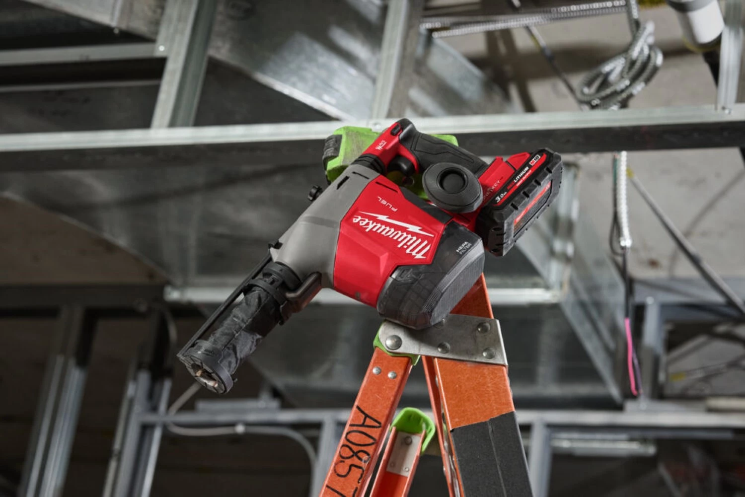 Milwaukee M18 FHAFOH16-302X 18V Li-ion accu SDS-Plus combihamer met geïntegreerde stofafzuiging set (2x 3.0Ah accu) in HD Box - 2.3J-image