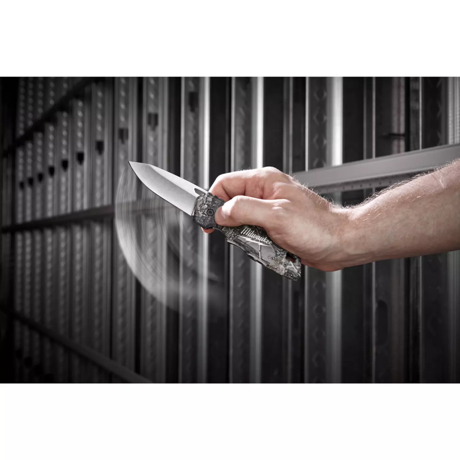 Milwaukee 4932492375 Couteau FASTBACK™ Camouflage - pliable-image