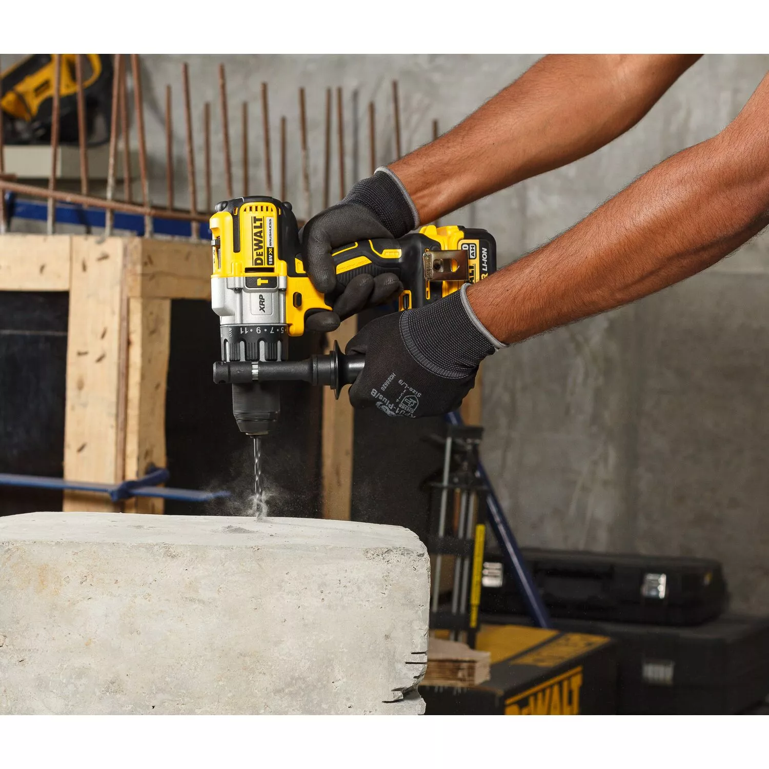 DeWALT DCD996NT - Perceuse/visseuse à percussion sans fil 18V Li-Ion (machine seule) - dans coffret - moteur brushless-image
