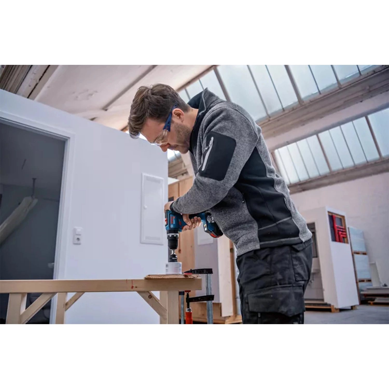 Bosch GSB 18V-90 C 18V Li-ion Accu schroefklopboor set (2x 4.0Ah) in L-Boxx - 64 Nm-image