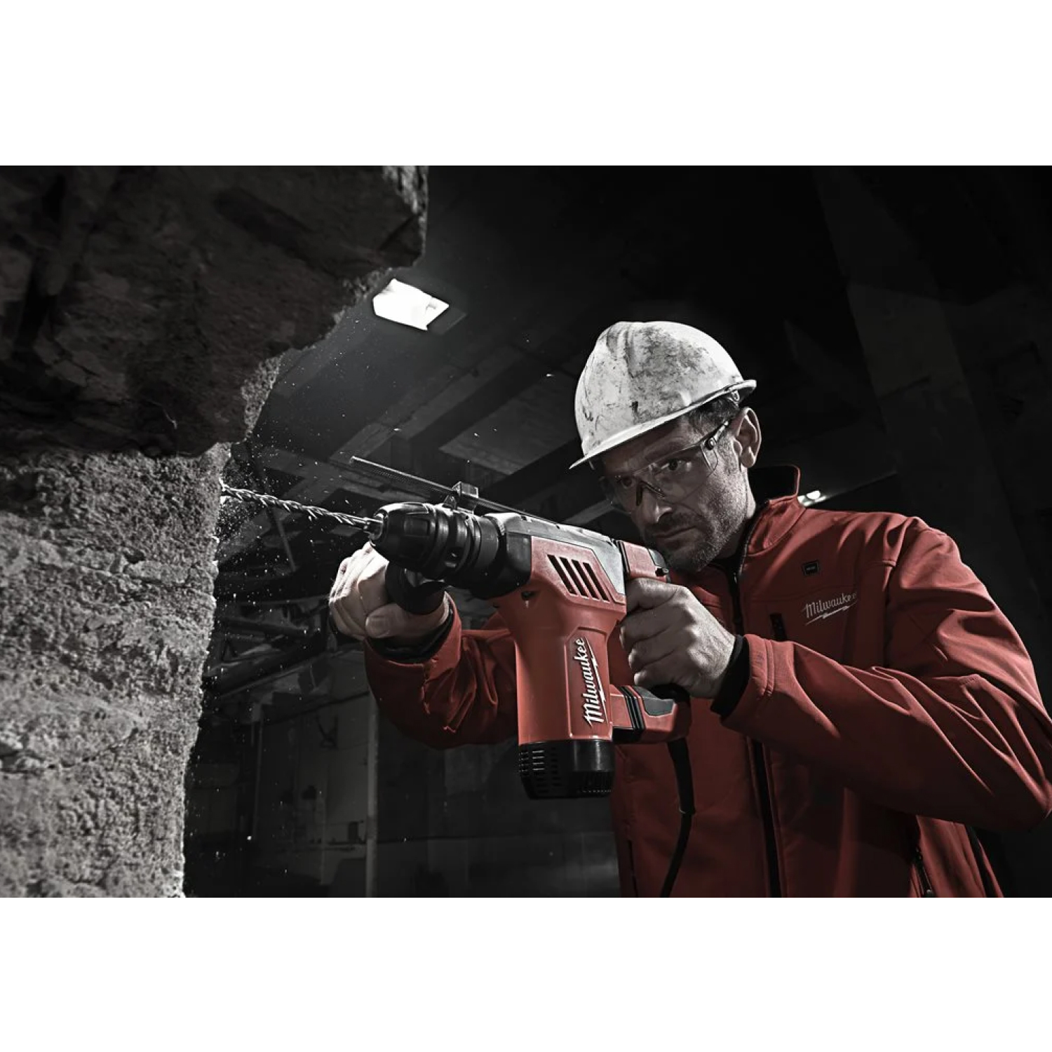 Milwaukee PLH 28 E SDS-plus Combihamer in koffer - 800W - 4,1J-image