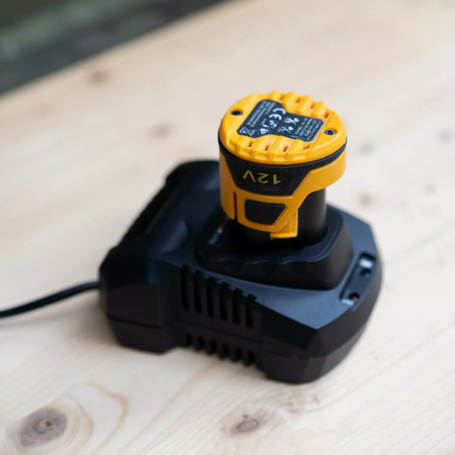 Batavia 7064222 Fixxpack 12V Li-Ion batterie chargeur rapide - 2.4Ah-image