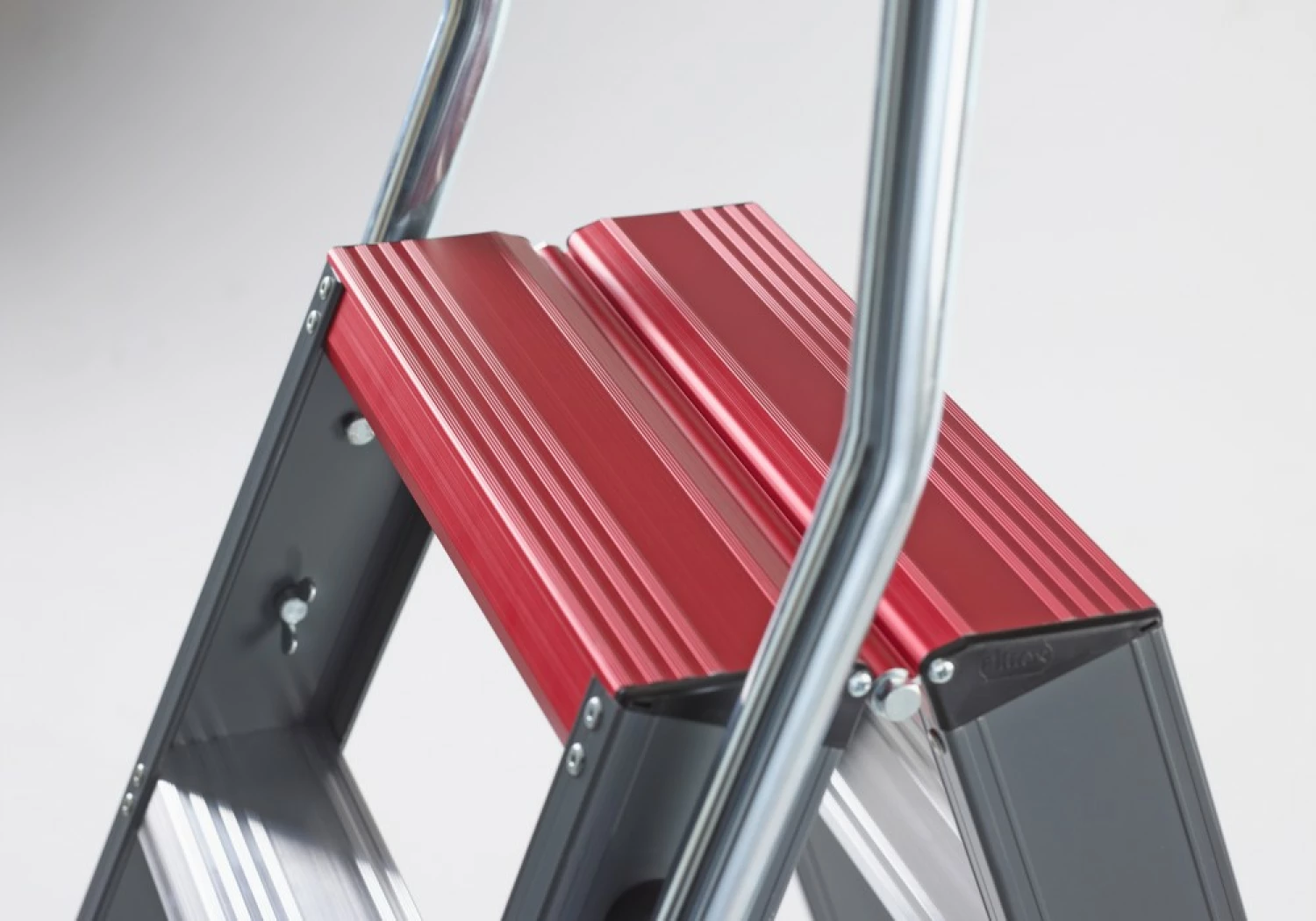 Altrex Falco FDO 3 Dubbele trap - Aluminium met coating - 2 x 3 treden - max. werkhoogte 2,7m-image