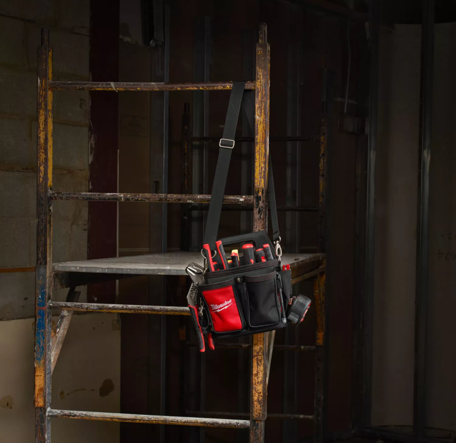 Milwaukee 48228112 Elektricienstas-image