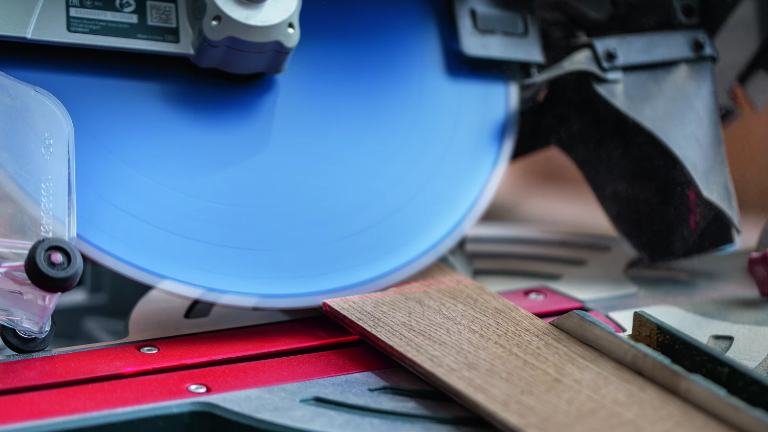 Bosch 2608902187 EXPERT accu afkortzaagblad voor Hout - 305 x 30 x 96T-image