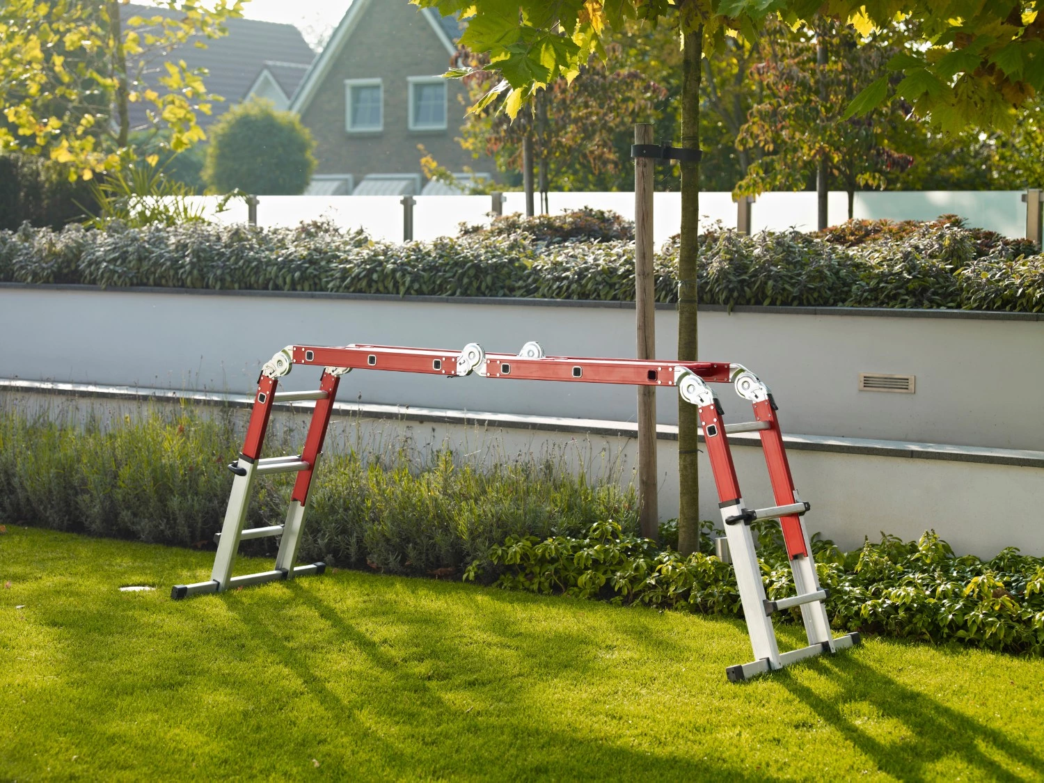 Altrex Varitrex-Do-it-All Telescopische Vouwladder - Aluminium - 4 x 3 sporten - max. werkhoogte 4,25m - met stabiliteitsbalk-image