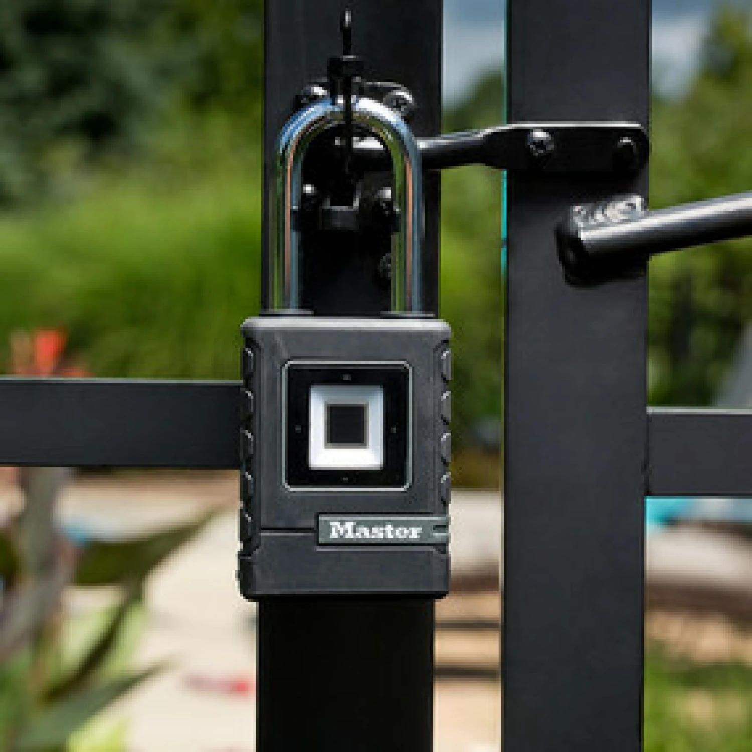 Master Lock 4901EURDLHCC - Cadenas Biométrique Haute Securité - Etanche - Empreinte Digitale et Code Directionnel de Secours - Anse Longue-image