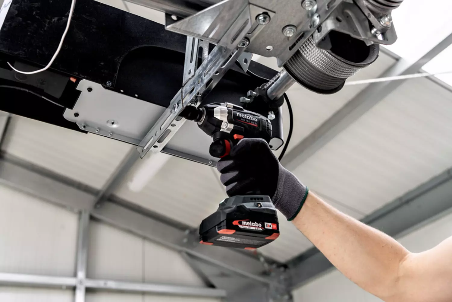 Metabo SSW 18 LT 300 BL 18V Li-ion Accu Slagmoersleutel body in Metabox-image