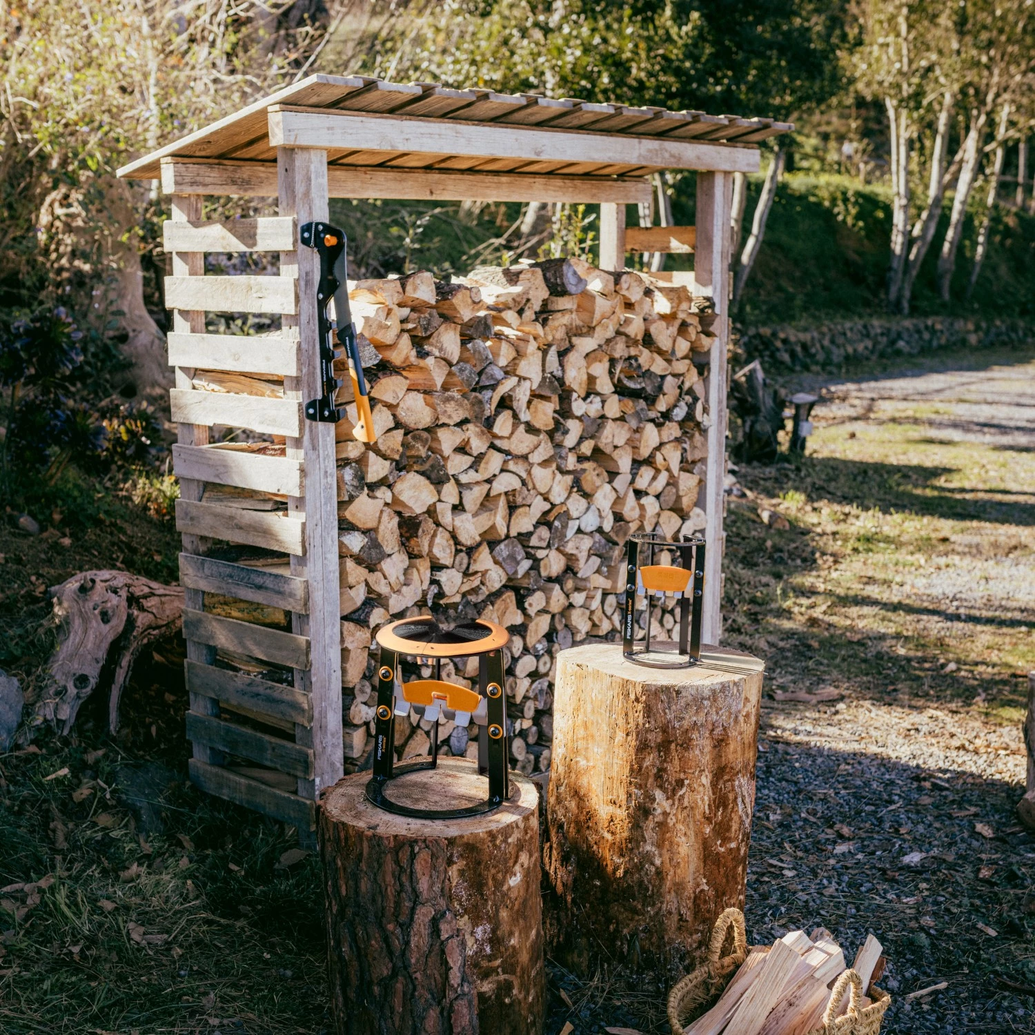 Fiskars 1079158 X-serie Wandklover voor aanmaakhout montage - 475mm-image