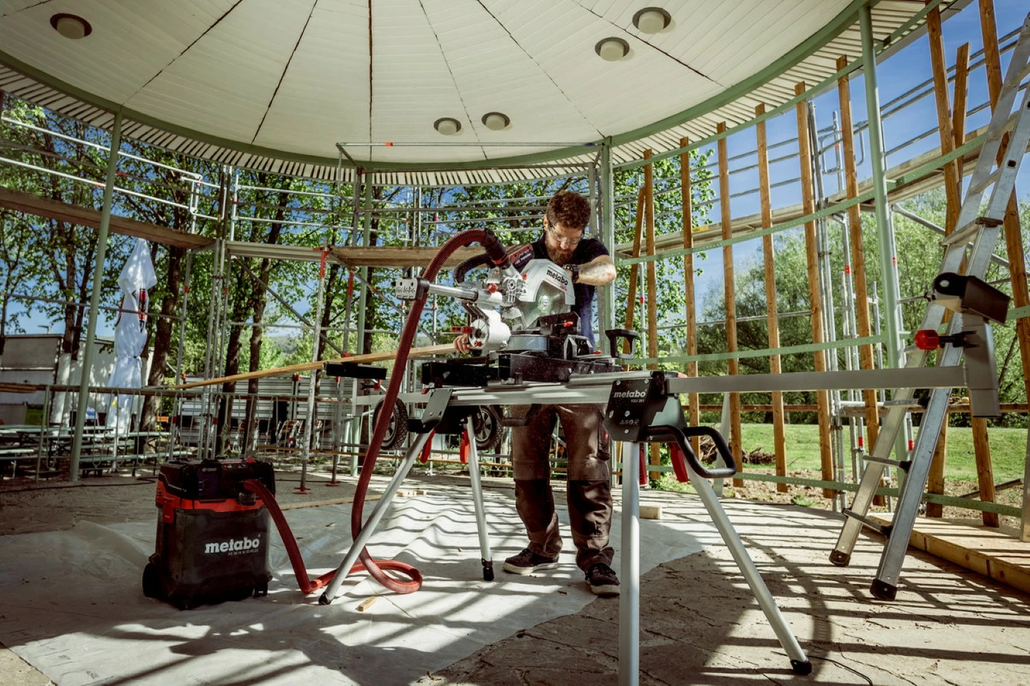 Metabo KGS 18 LTX BL 254 LiHD Accu afkortzaag set (2x 8Ah) - 254 x 30mm-image