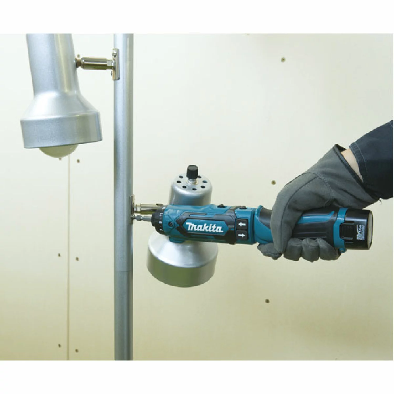 Makita DF012DSE 7,2V Li-Ion accu boor-schroefmachine set (2x 1,5Ah accu) in koffer-image