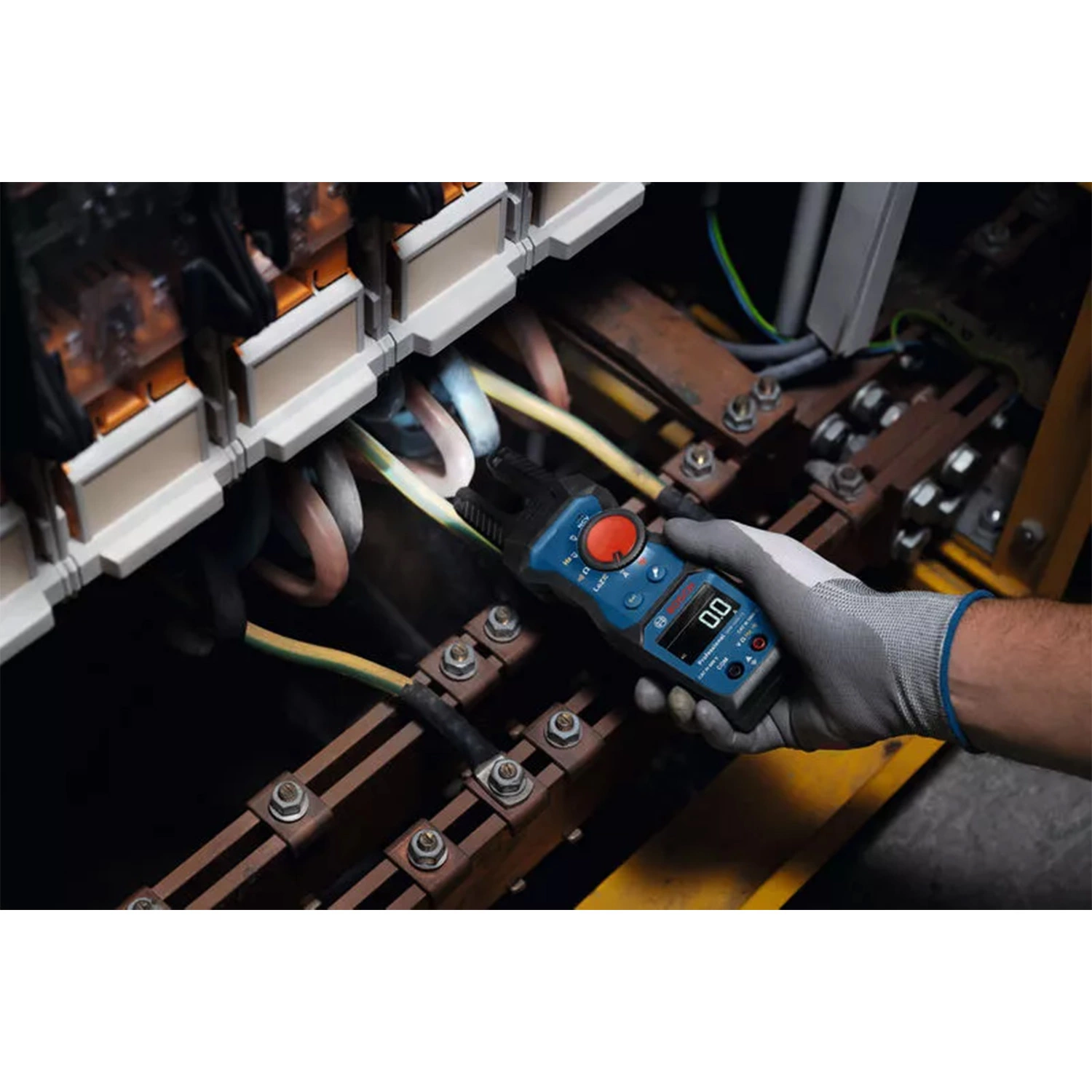 Bosch GFM 1000-15 Pince ampèremétrique True-RMS dans un étui + support MH 1 - AC/DC 1000 V & AC 200 A - CAT III 1000 V / CAT IV 600 V-image