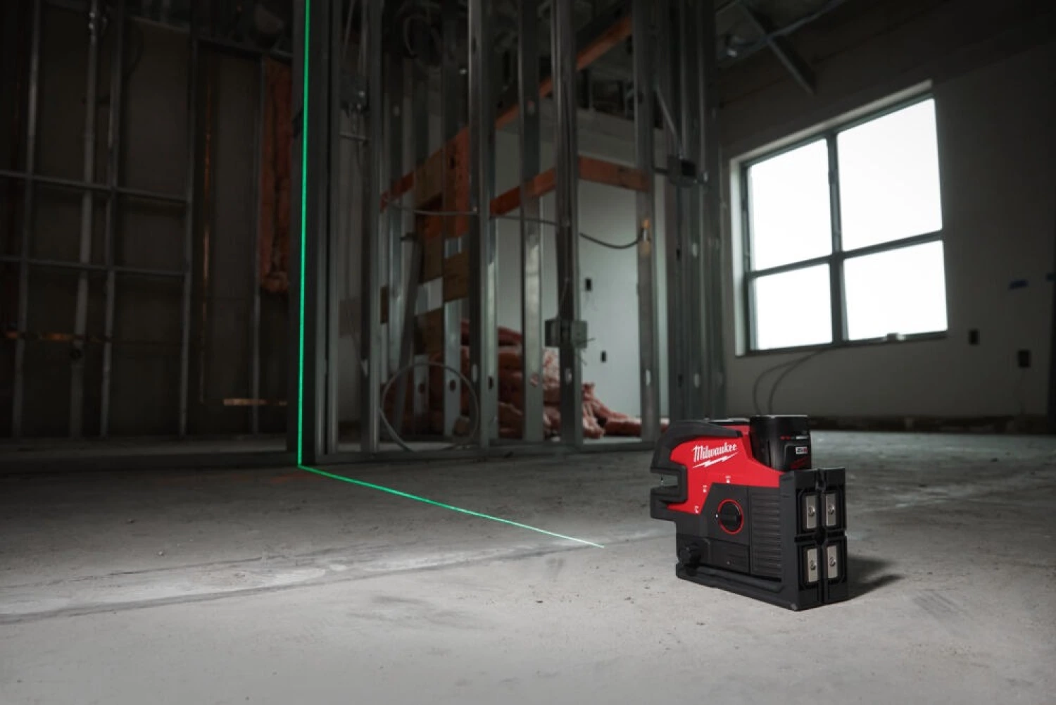 Milwaukee M12 CLL4P-0C 12V Li-Ion accu zelfnivellerende kruislijnlaser met 4 punten in transportkoffer - groen-image