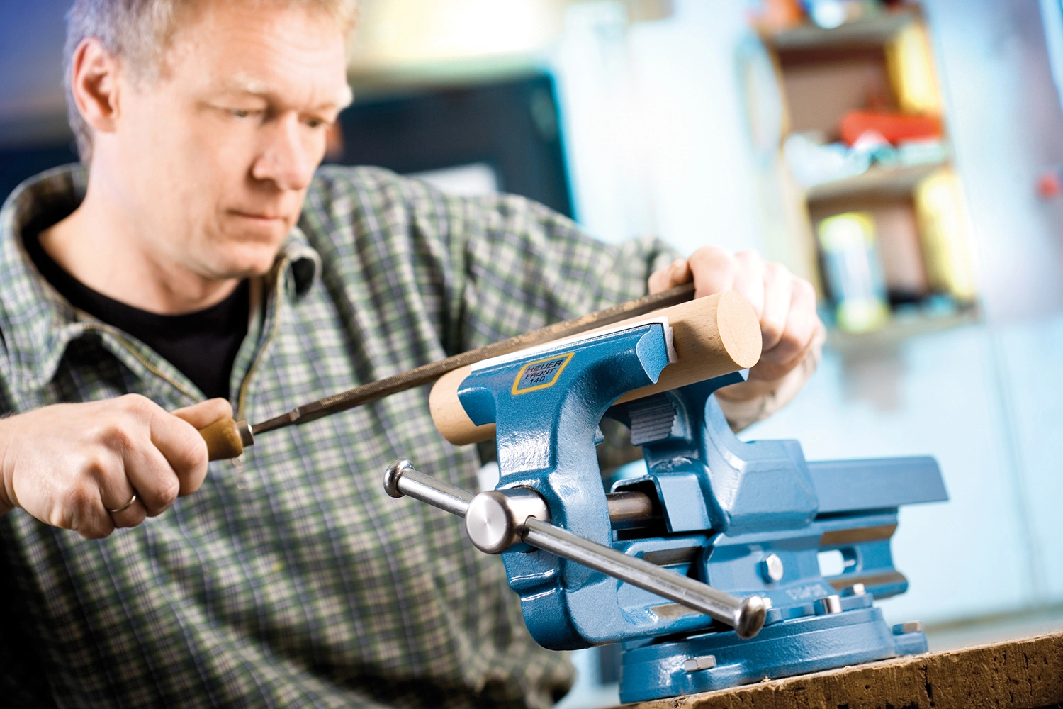 Heuer 100100 Bankschroef - Staal - Bekbreedte 100mm - Klembereik 125mm-image