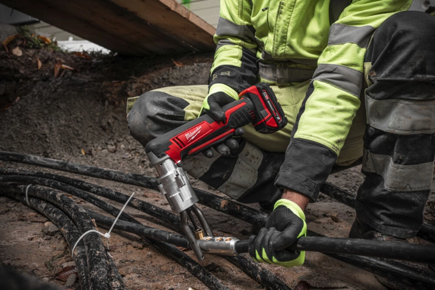 Milwaukee M18 BSBT-0X 18 V Li-ion batterie à pince de coupe corps dans un coffret HD-image
