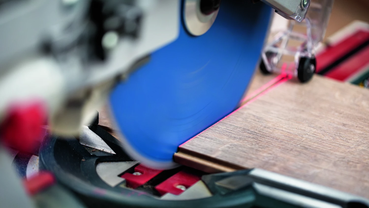 Bosch 2608902212 EXPERT afkortzaagblad voor Laminaat - 216 x 30 x 60T-image