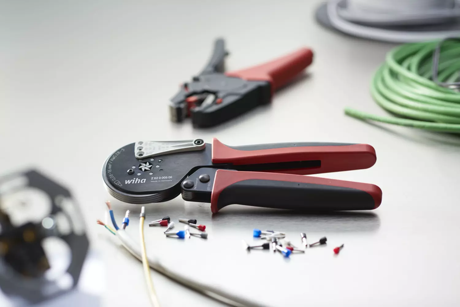 Wiha 41246 Outil de sertissage automatique - pour cosses de conducteurs - sertissage hexagonal - 210 mm-image