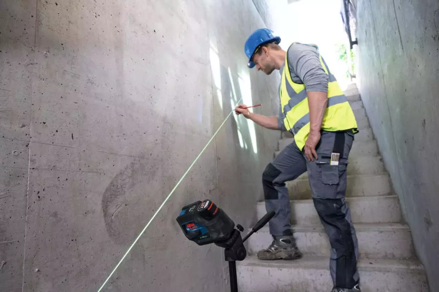 Bosch GCL 12V-50-22 CG 12V accu Niveau-laser croisé dans sac (y compris les batteries)-image
