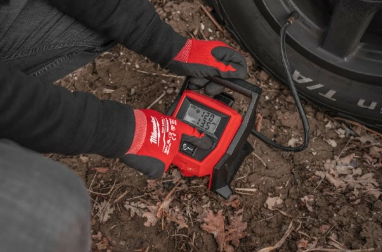 Milwaukee M12 BI-0 Li-Ion accu subcompacte luchtpomp - body-image