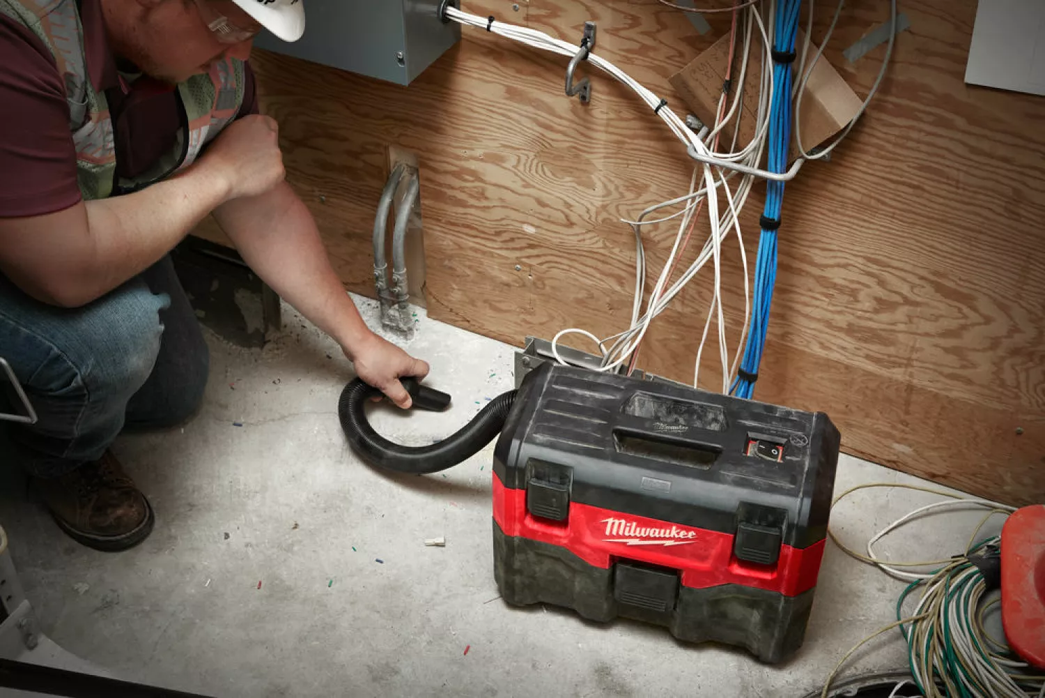 Milwaukee M18 VC2-0 Aspirateur eau et poussière sans fil 18V Li-Ion (machine seule) - 7,5 l-image