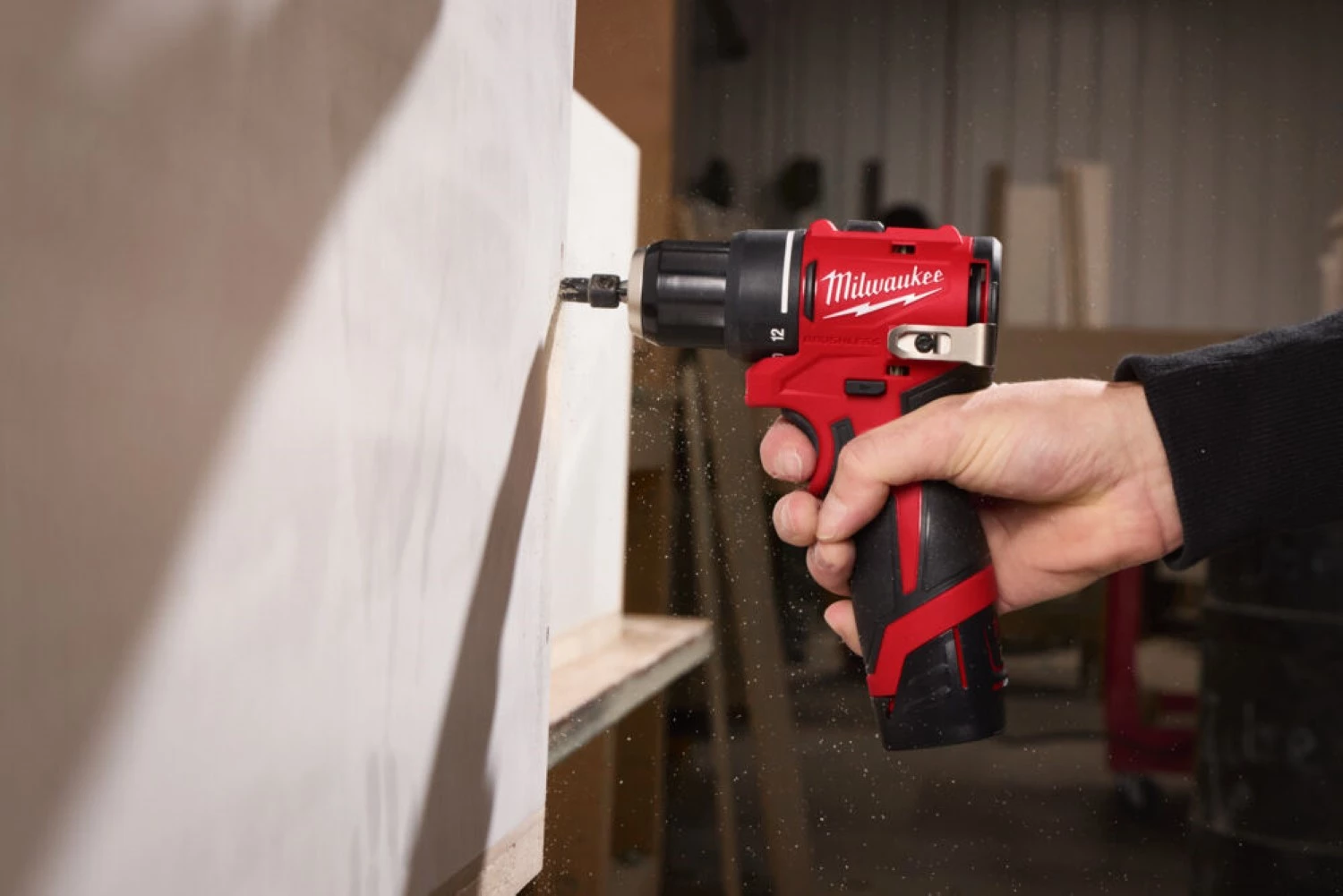 Milwaukee M12 BLDDRC-202C Kit perceuse/visseuse sans fil 12 V Li-ion (2 batteries 2,0 Ah) dans un coffret - 40 Nm-image
