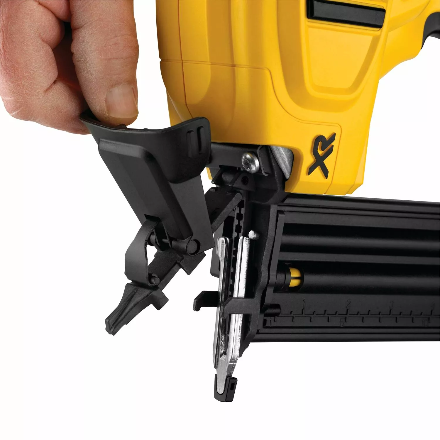 DeWALT DCN680D2-QW 18V Li-ion XR accu afwerktacker set (2x 2.0Ah) in TSTAK - 15-54mm - 18 Gauge - koolborstelloos-image