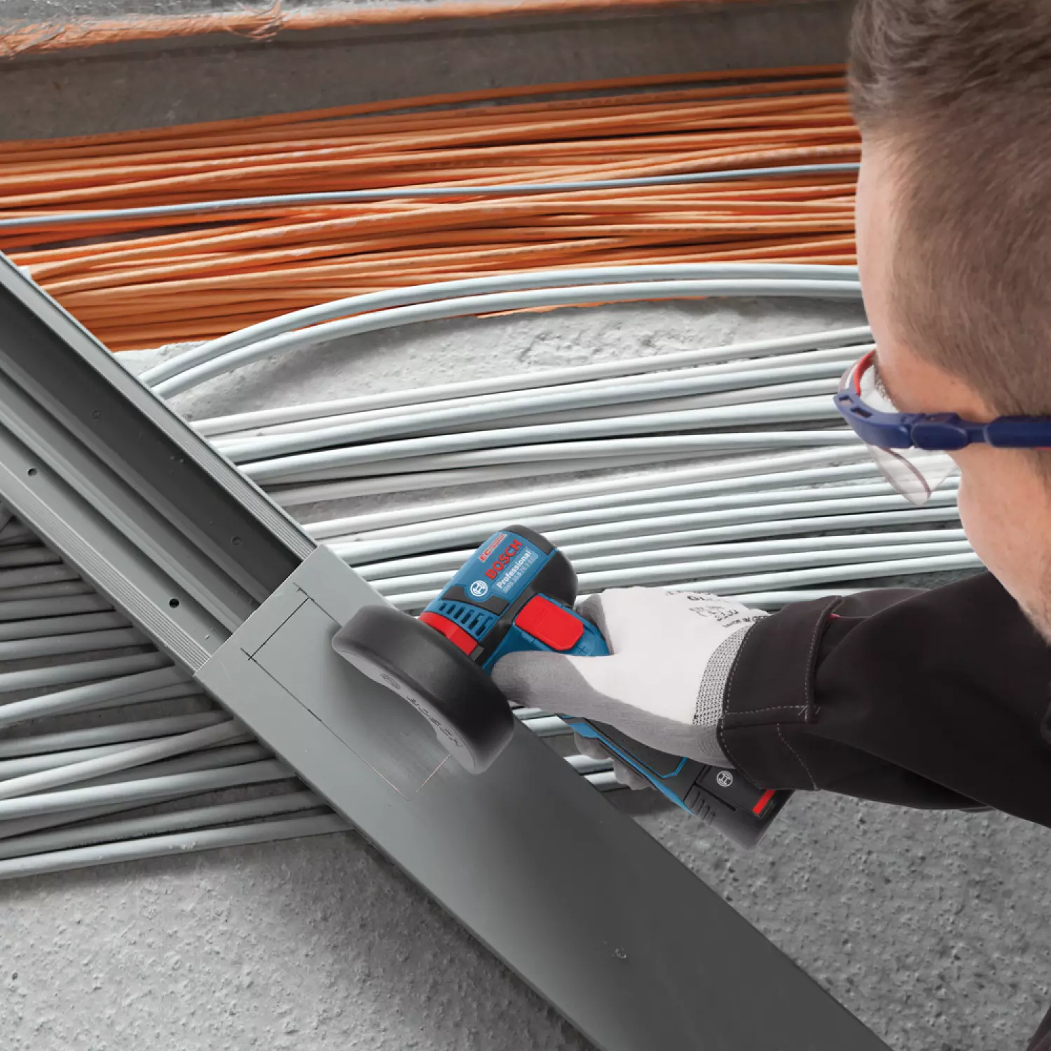 Bosch GWS 12V-76 12V Li-Ion accu haakse slijper body in L-Boxx - 76mm - koolborstelloos-image