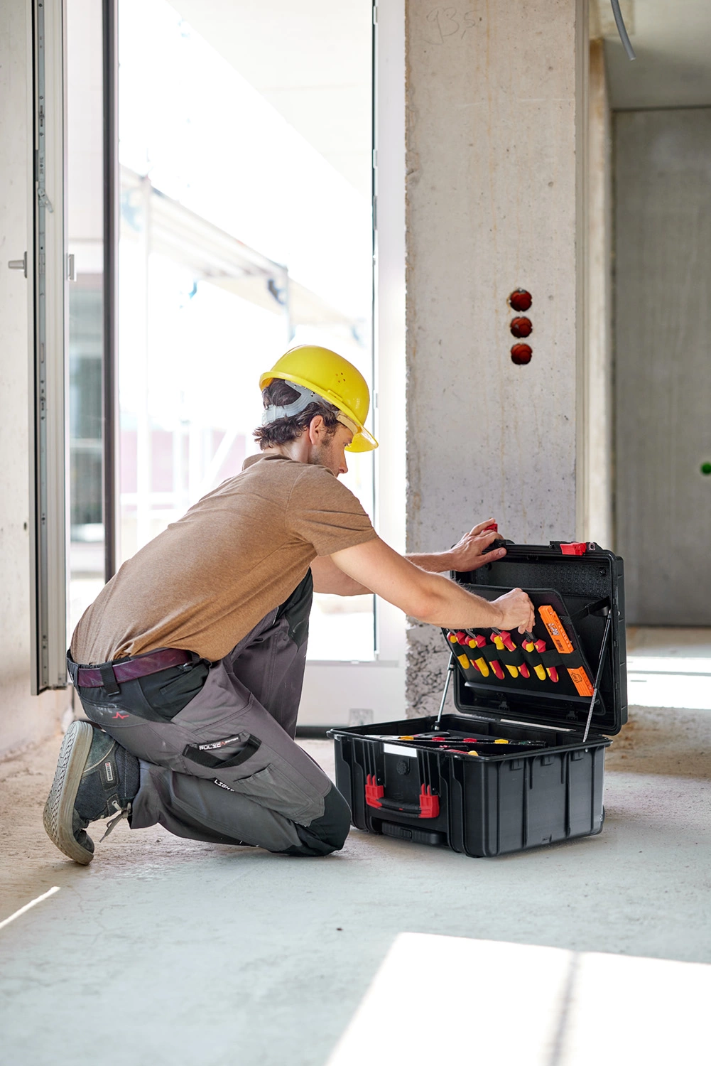 Wiha 45795 XL 2 Jeu d'outils électriques dans un chariot - 60 pièces-image