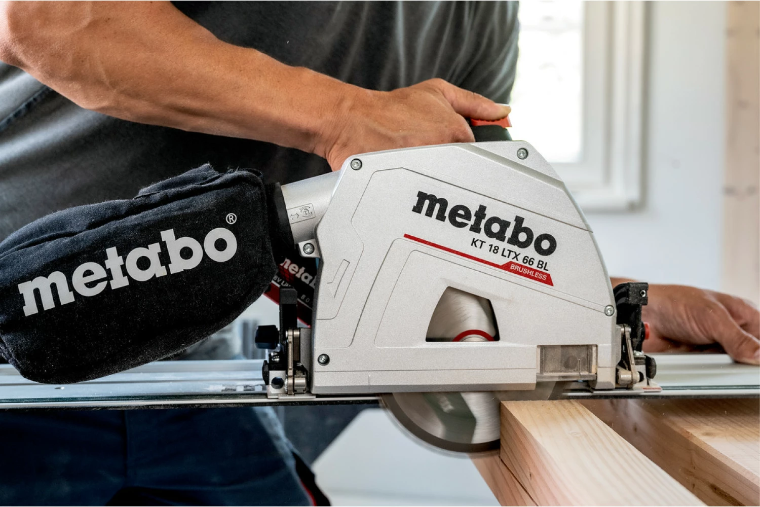 Metabo KT 18 LTX 66 BL 18V Li-ion scie circulaire plongeante sans fil corps dans metaBOX - 165 x 20 mm - sans charbon-image