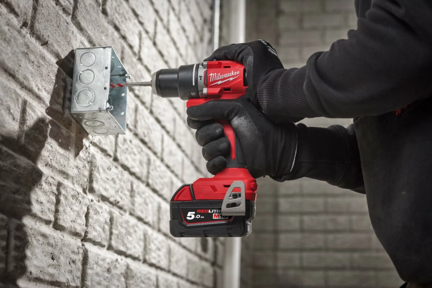 Milwaukee M18 BLDDRC-502C 18V Li-ion accu boor-/schroefmachine (2x 5.0Ah accu) set in koffer-image