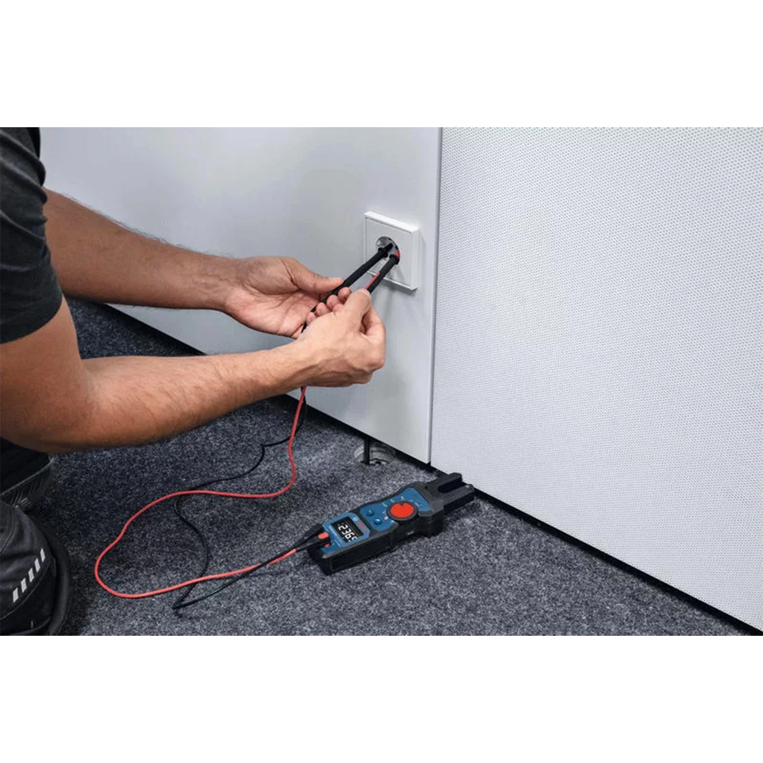 Bosch GFM 1000-15 Pince ampèremétrique True-RMS dans un étui + support MH 1 - AC/DC 1000 V & AC 200 A - CAT III 1000 V / CAT IV 600 V-image