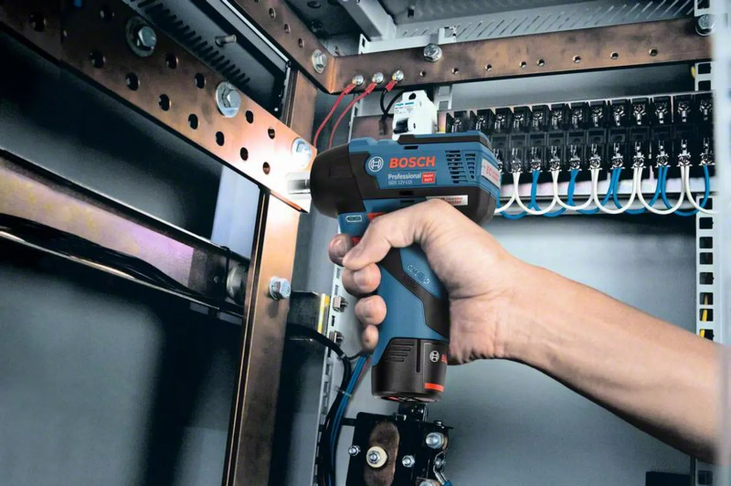 Bosch GDS 12V-115 12V Li-ion accu draaislagmoeraanzetter set (2x 3.0Ah accu) in L-Boxx - 115Nm - 3/8" - koolborstelloos-image