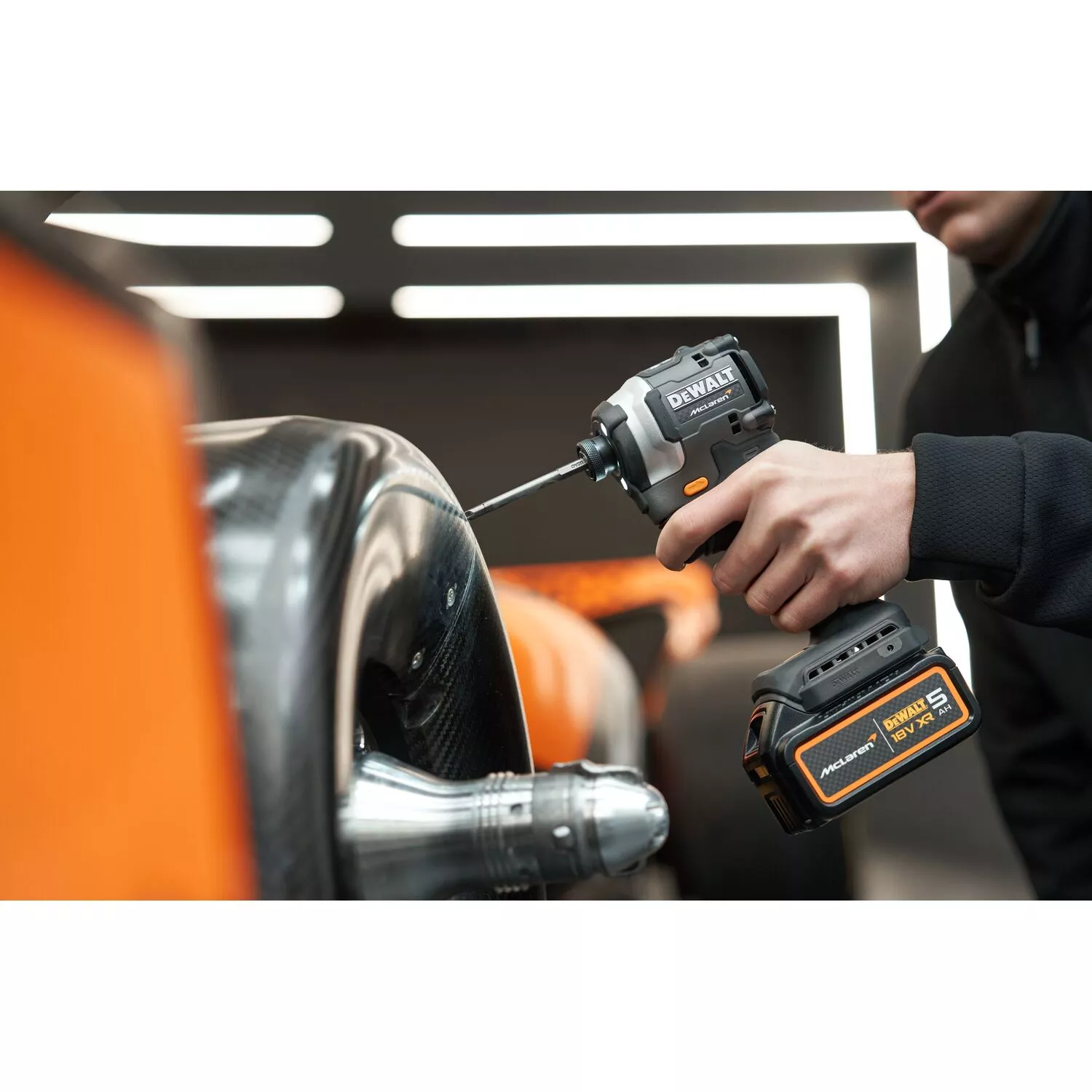 DeWALT DCF85MP2T McLaren Perceuse-visseuse à percussion 18 V Li-ion (2 batteries 5,0 Ah) dans TSTAK-image