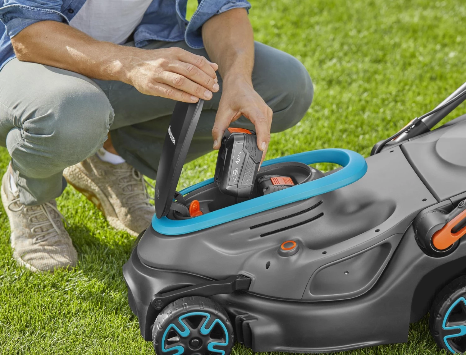 Gardena PowerMax 37/36V P4A accu grasmaaier set (1x 4.0Ah) - 37cm-image