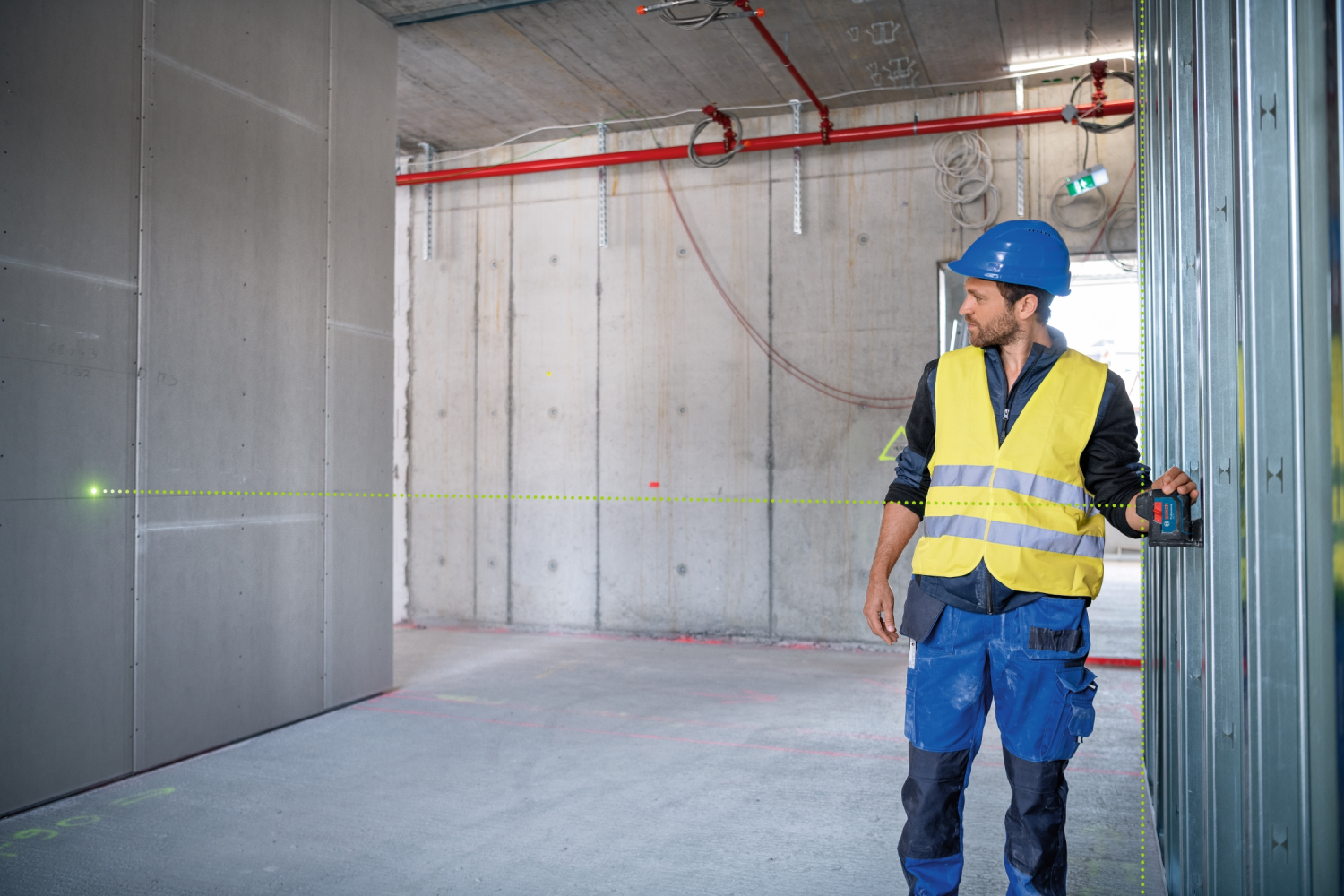 Bosch GPL 3 G Laser à point avec piles dans un étui - 30 m - 3 points - IP65-image