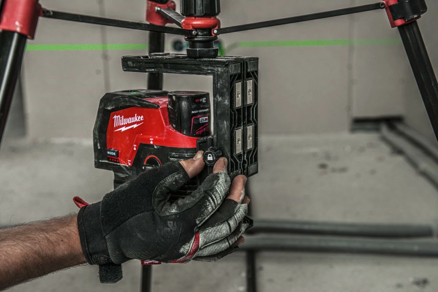 Milwaukee LM360 Support mural 1/4« / 5/8 » - 360° - pour lasers à ligne-image