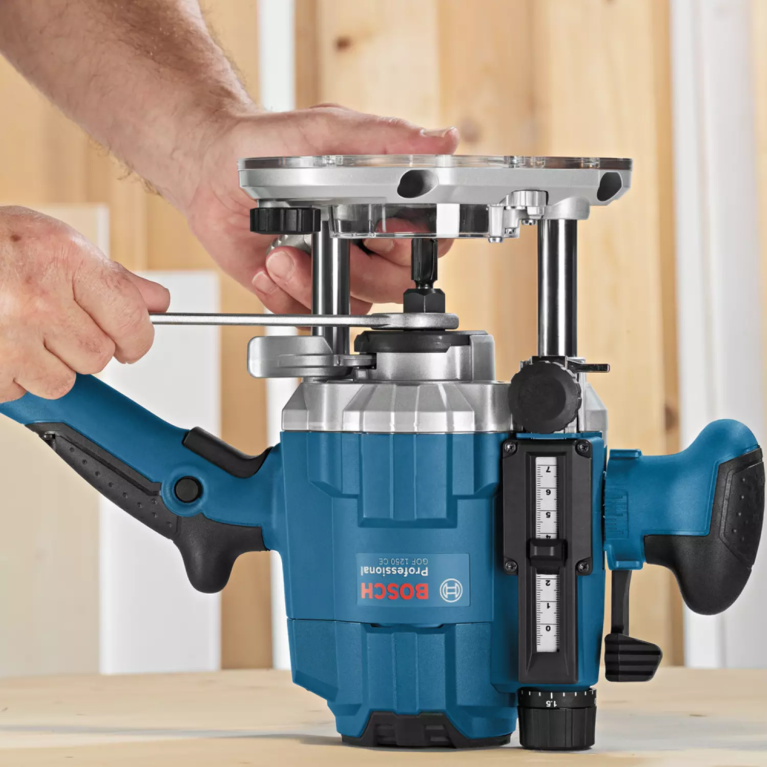 Bosch GOF 1250 CE Professional Bovenfrees - 1250W - 6-8mm-image