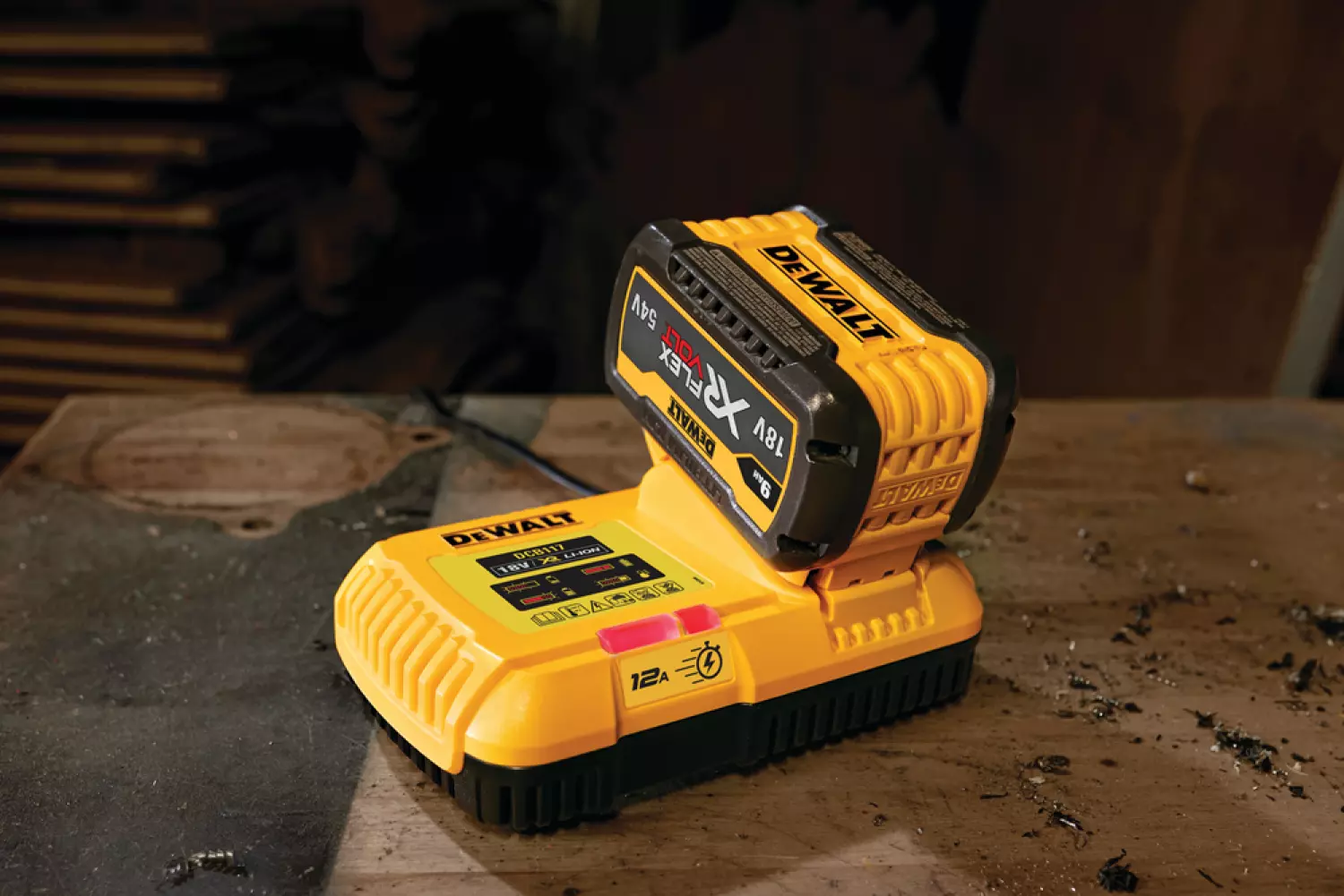 DeWALT DCB117 - Chargeur de batterie 18V - 54V XR FlexVolt-image