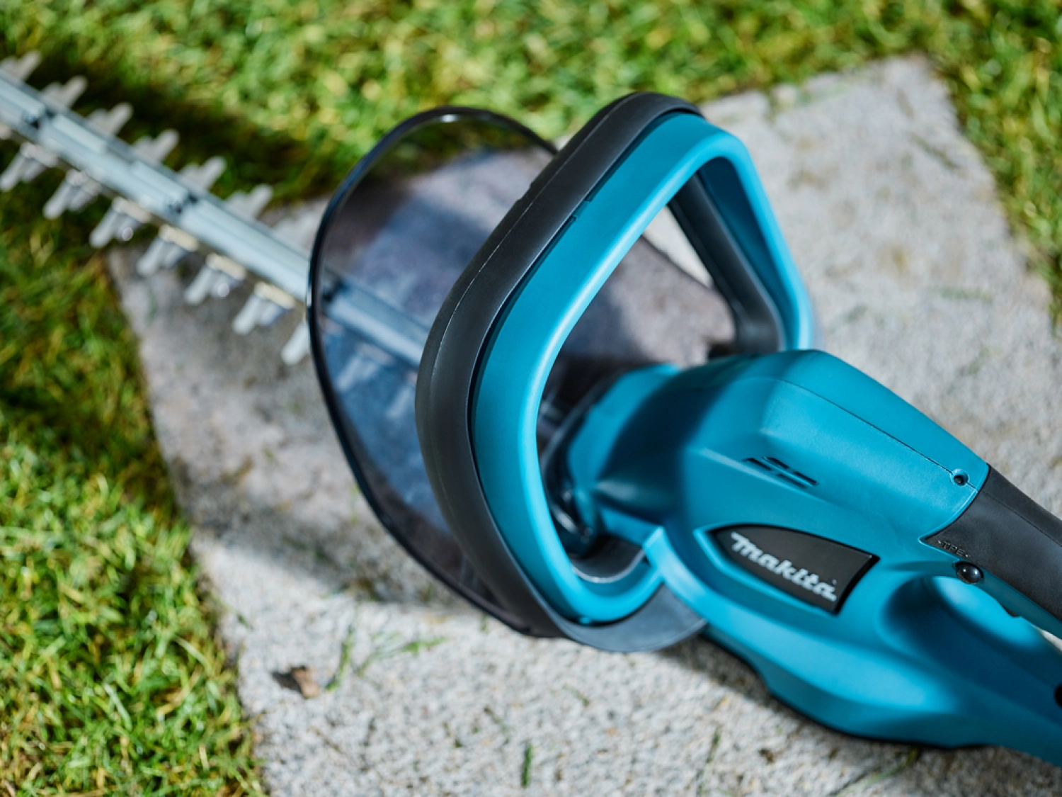 Makita DUH523PT4J - Taille-haie sans-fil LXT 18V Li-ion - 4 batteries 5,0 ah - Mbox - 52 cm-image