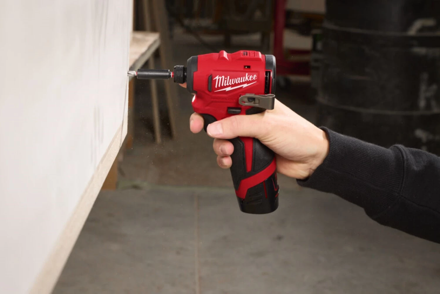 Milwaukee M12 BLIDRC-202C Kit visseuse à percussion sans fil 12 V Li-ion (2 batteries 2,0 Ah) dans un coffret - 124 Nm-image