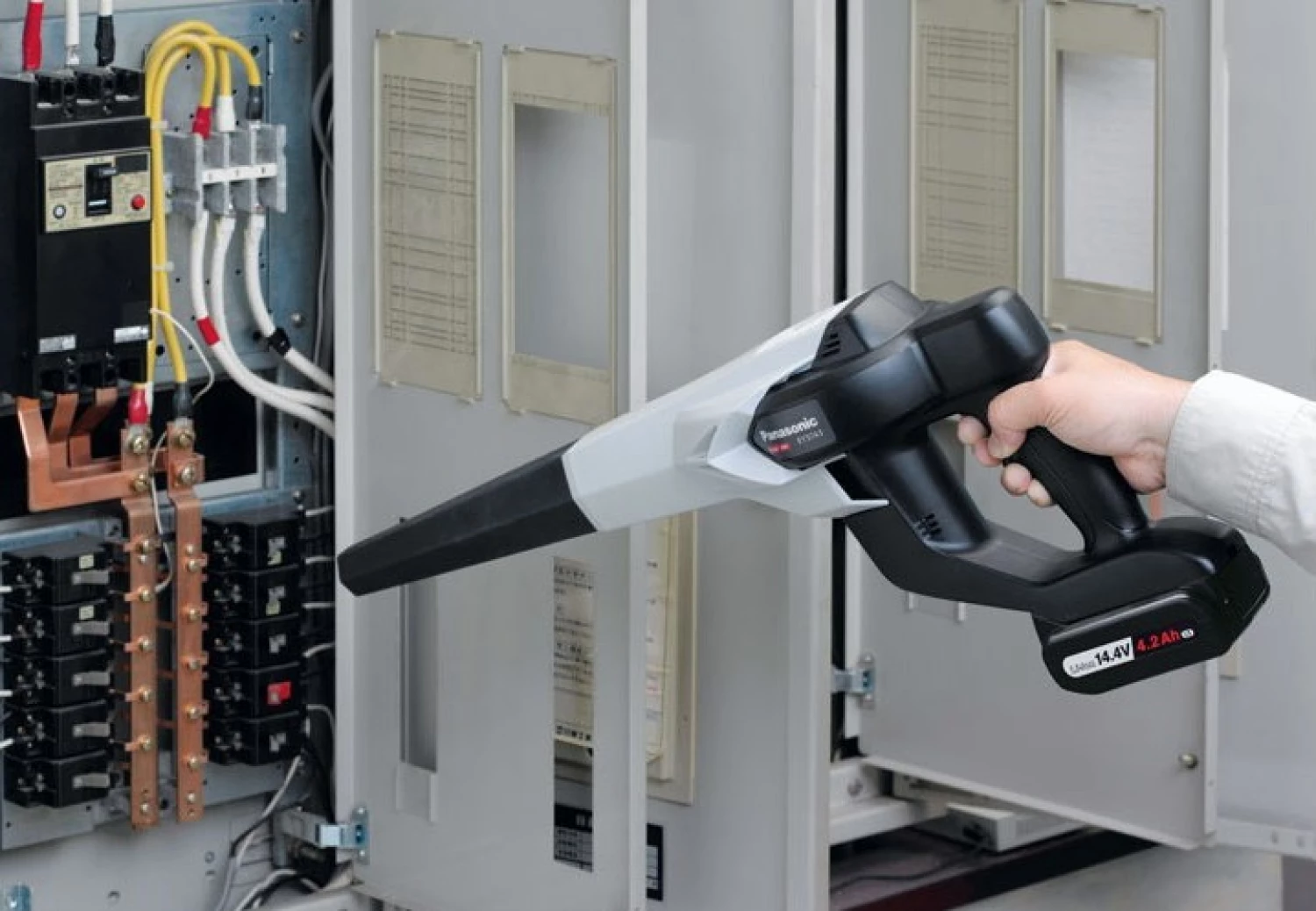 Panasonic EY37A1B Corps de souffleur sans batterie Li-Ion 18 V - 252 km/h-image