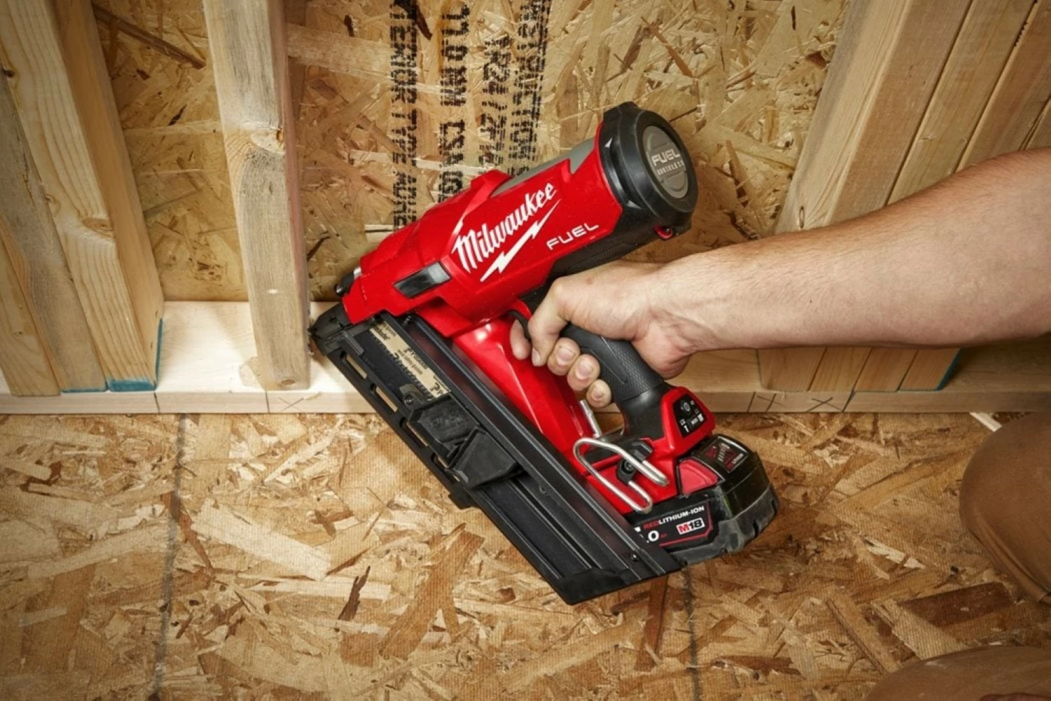 Milwaukee M18 FFN-0C - Cloueur Li-Ion 18V dans mallette (machine seule) - 2,9-3,32mm - 50-90mm-image