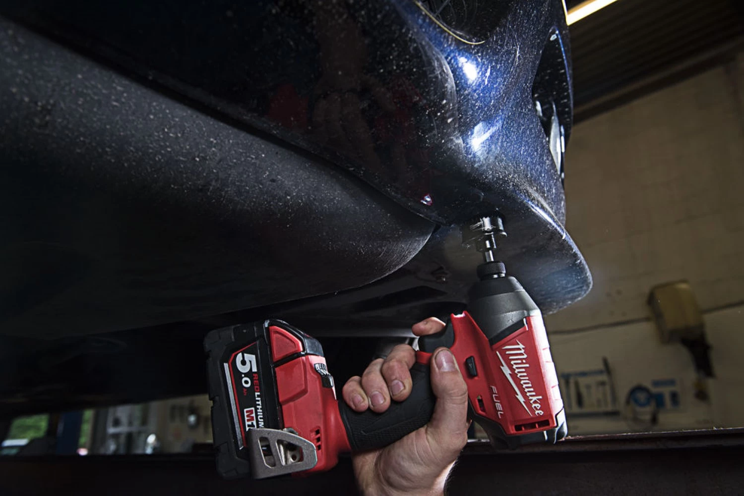 Milwaukee M18 FQID-501B 18V Li-ion accu slagschroevendraaier set (1x 5.0Ah accu) in tas-image