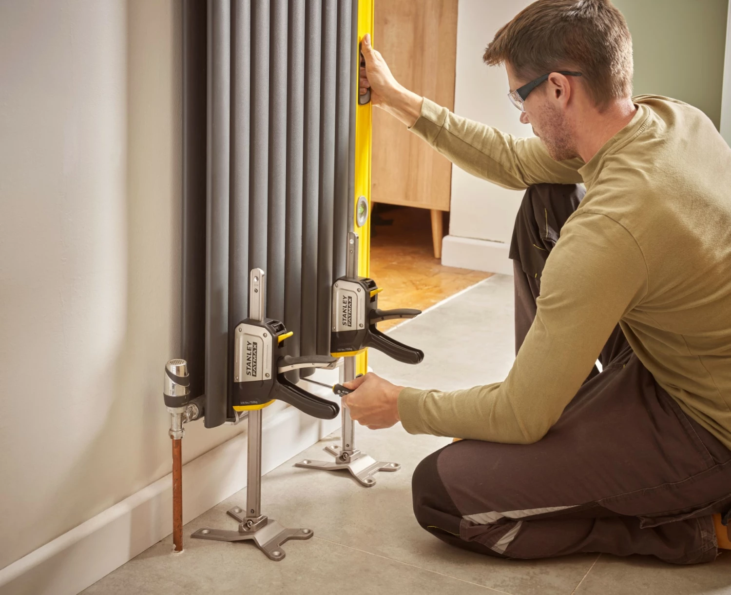 Stanley FMHT83550-1 FATMAX TradeLift Montagehulp - tot 150kg hefvermogen - 7-220mm - 2 stuks-image