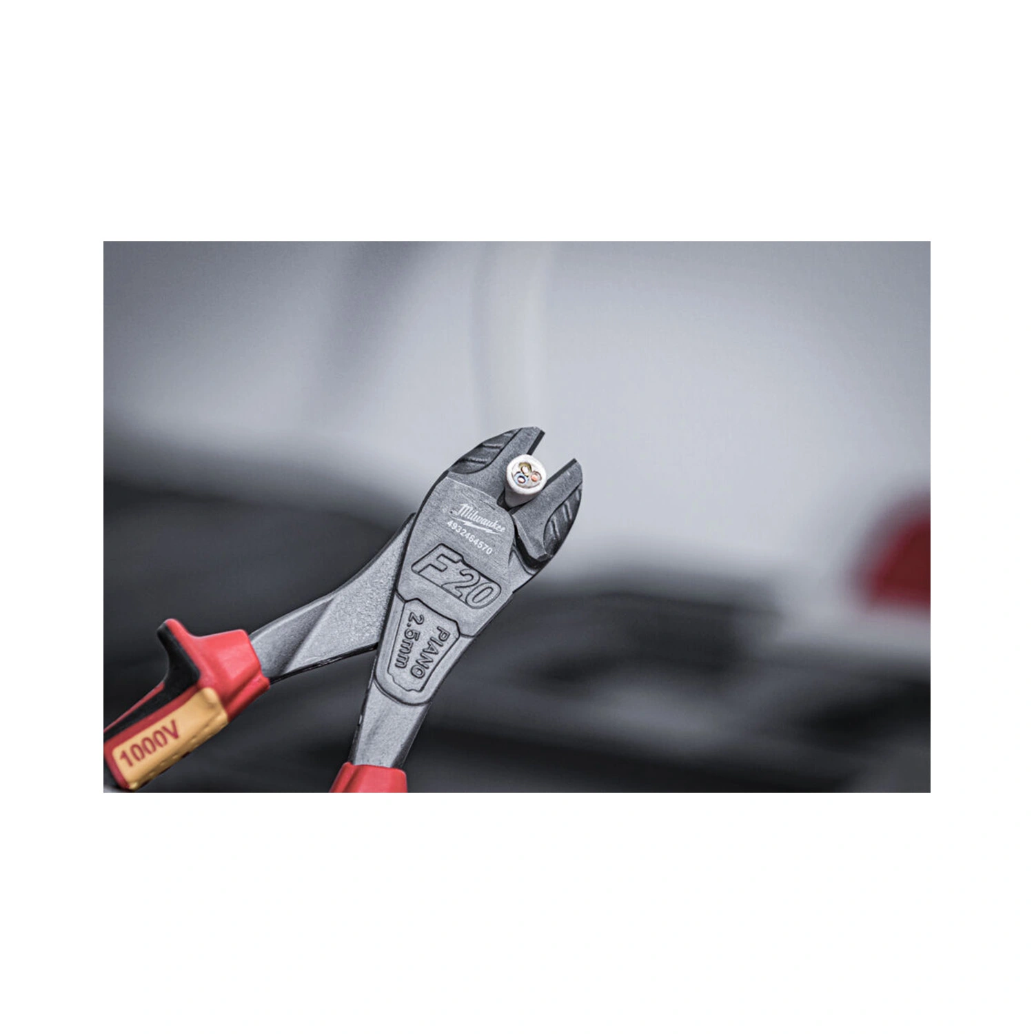 Milwaukee 4932464570 VDE Heavy Duty Pince à coupe latérale - 200mm