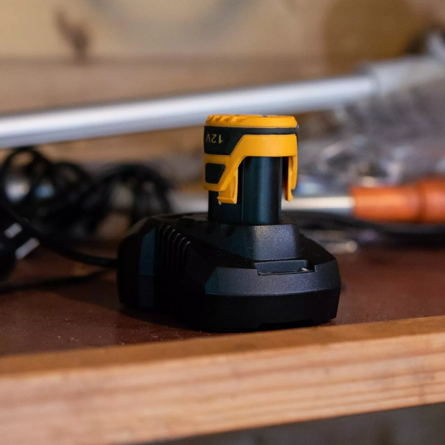 Batavia 7064222 Fixxpack 12V Li-Ion batterie chargeur rapide - 2.4Ah-image