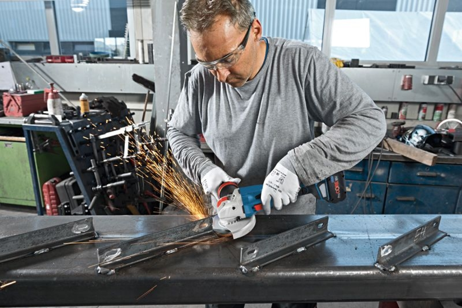 Bosch GWX 18V-15C 125mm Accu haakse slijper in L-Boxx met 2 schijven-image