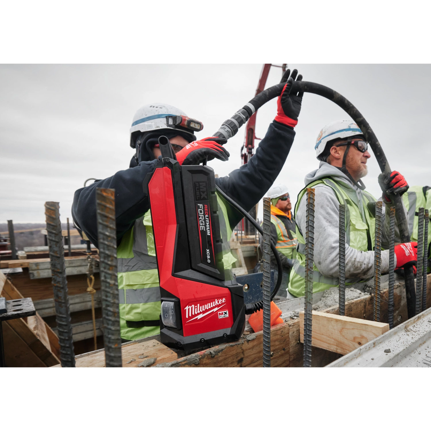 Milwaukee MXF CVHF-0 MX Fuel accu hoogfrequent betontrilnaad body-image