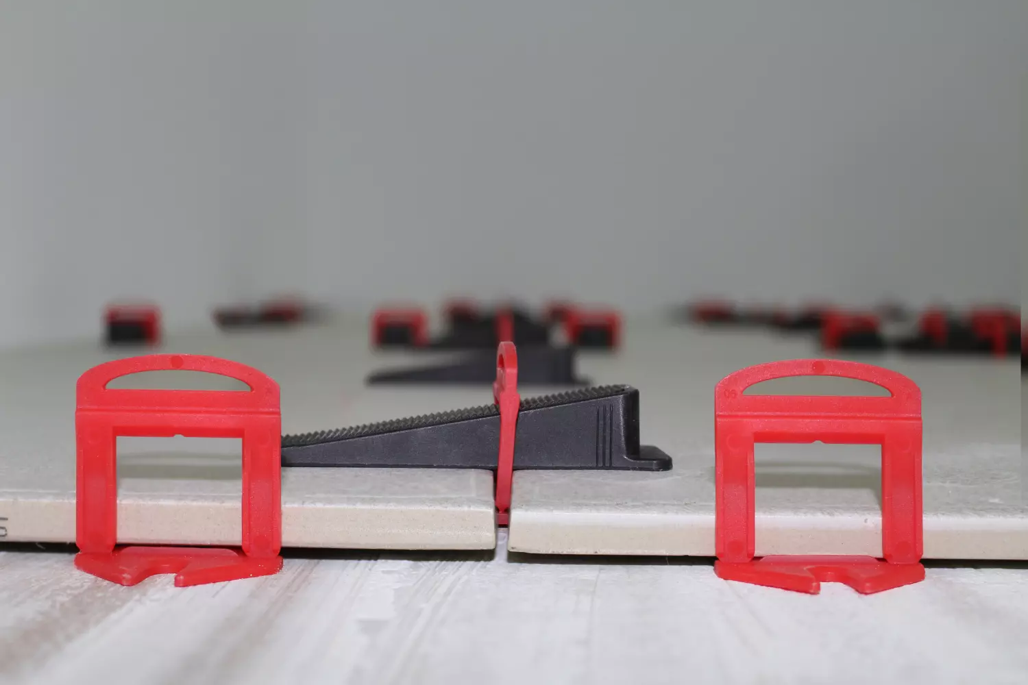 Rubi 2841 Delta Levelling Clips - 1,5 mm - 3-12mm (200st)-image